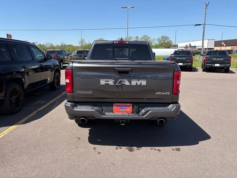 Used 2025 RAM 1500 Big Horn AWD/4WD image 4