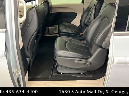 Used 2024 Chrysler Pacifica Limited FWD image 20