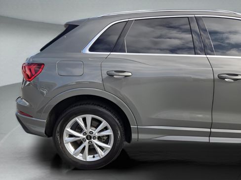 Used 2024 Audi Q3 2.0T Premium image 34