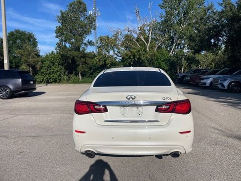 Used 2017 INFINITI Q70 L 3.7 w/ Deluxe Touring Package RWD image 3