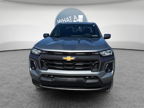 Certified 2024 Chevrolet Colorado LT w/ LT Convenience Package II image 9