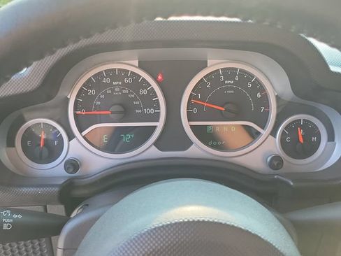 Used 2009 Jeep Wrangler Unlimited Sahara w/ Dual Top Group AWD/4WD image 16