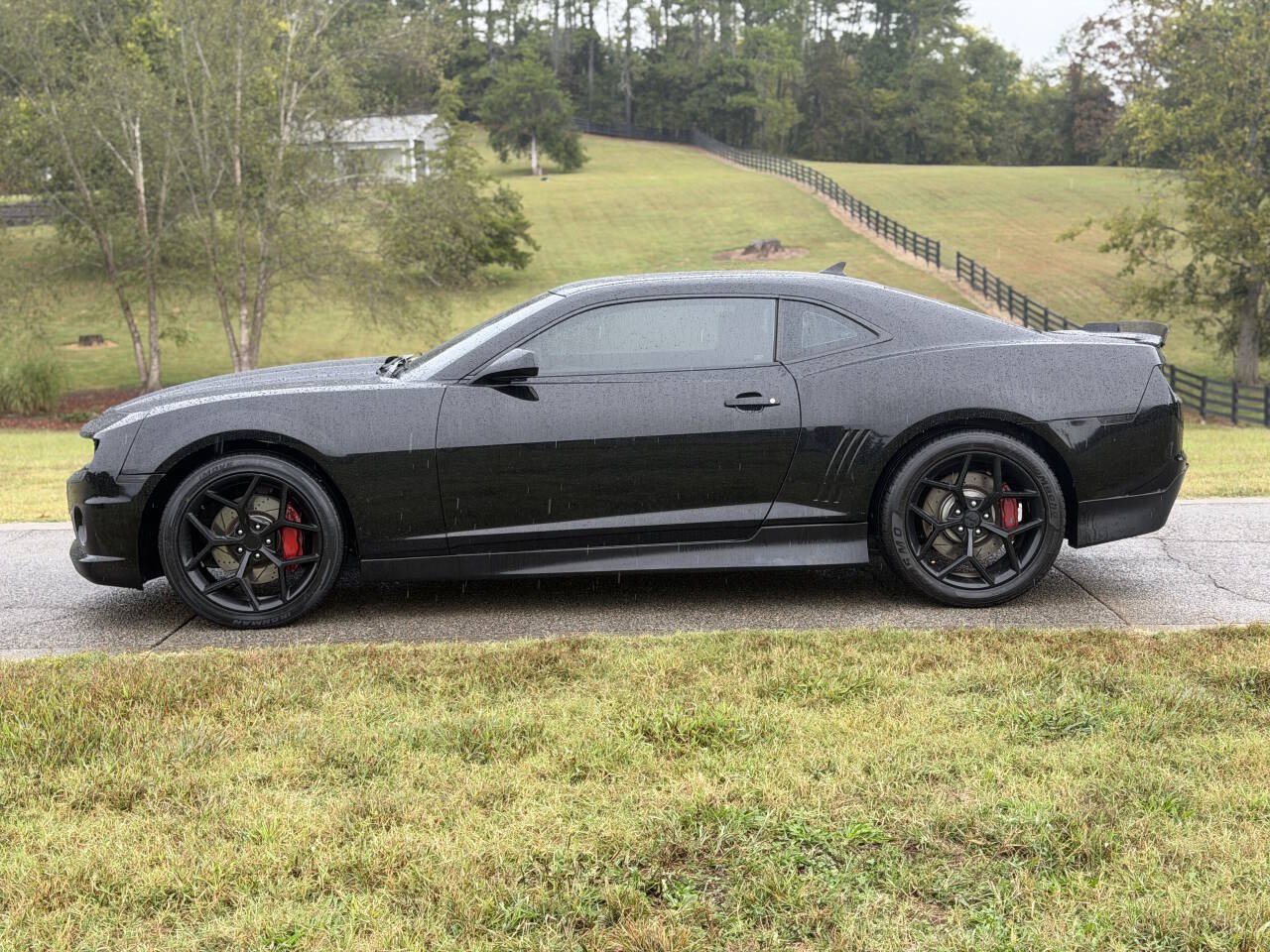 Used 2010 Chevrolet Camaro SS RWD image 4