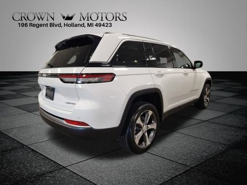 Used 2026 Jeep Grand Cherokee Limited w/ Luxury Tech Group II AWD/4WD image 3