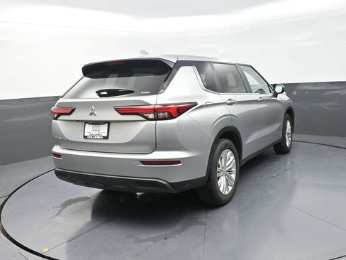 Used 2022 Mitsubishi Outlander ES AWD/4WD image 9