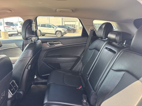 Used 2023 Kia Sportage EX FWD image 32