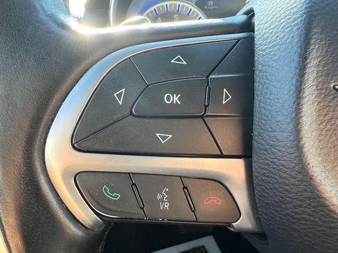 Used 2015 Chrysler 300 C Platinum image 14