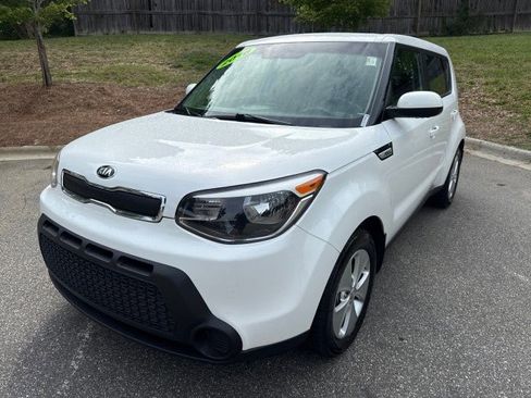Used 2016 Kia Soul FWD image 3