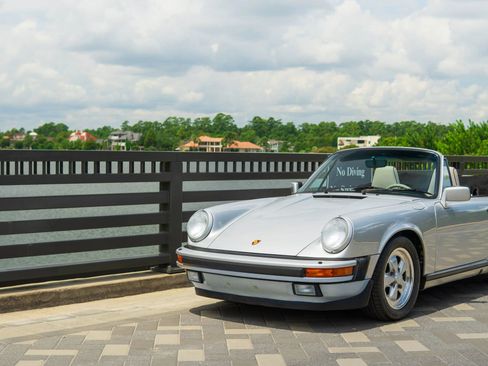 Used 1989 Porsche 911 Carrera RWD image 1