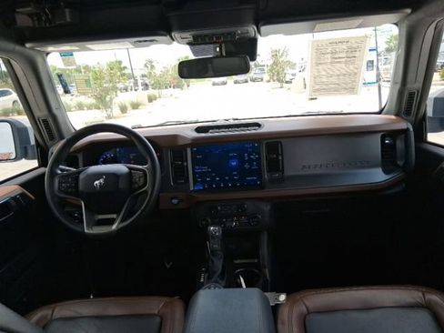 Used 2024 Ford Bronco Outer Banks w/ Sasquatch Package AWD/4WD image 10