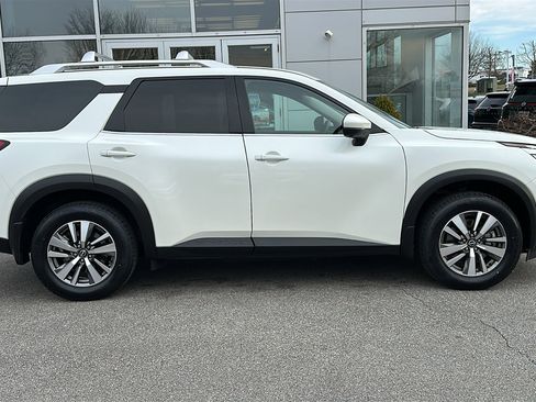 Certified 2023 Nissan Pathfinder SL image 27