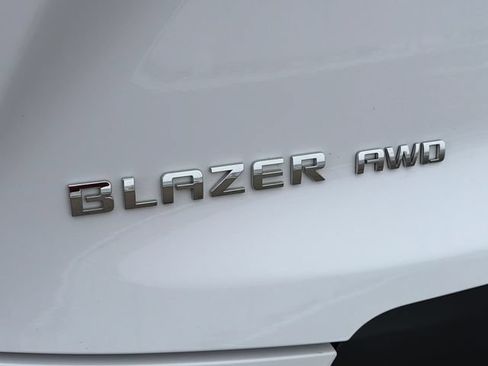 Used 2025 Chevrolet Blazer LT AWD/4WD image 21