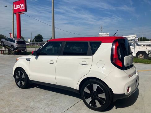 Used 2018 Kia Soul + FWD image 3
