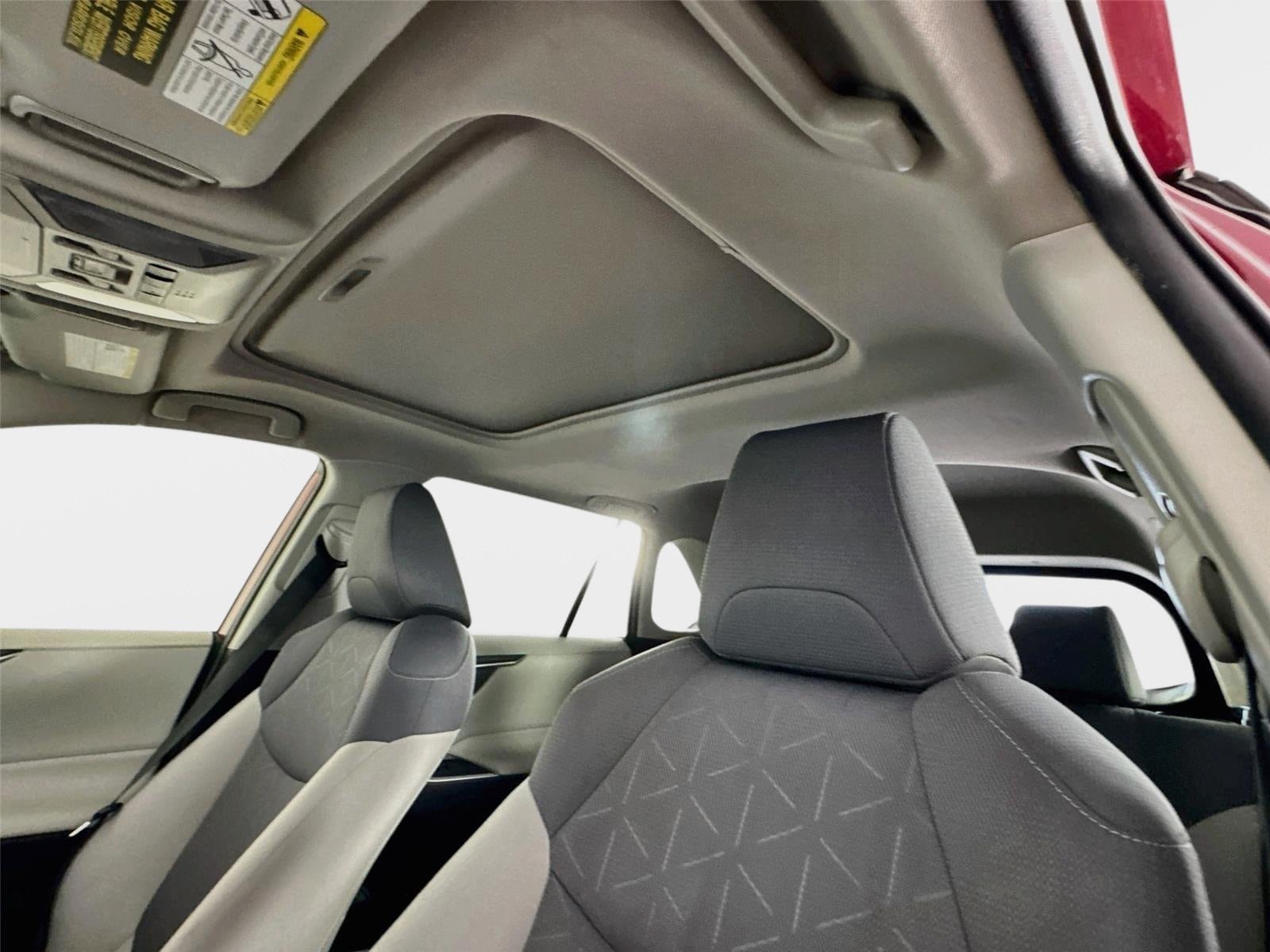 Used 2019 Toyota RAV4 XLE w/ Convenience Package FWD image 14