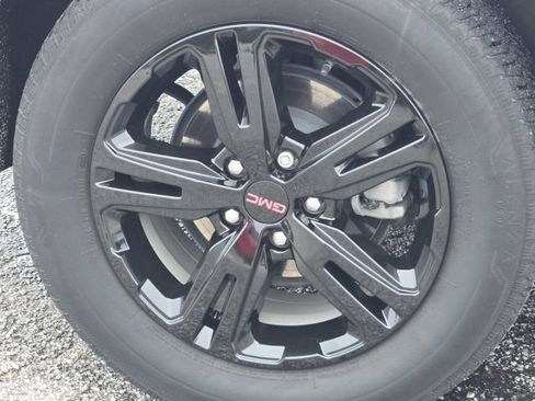Used 2024 GMC Terrain SLE w/ Driver Convenience Package AWD/4WD image 10