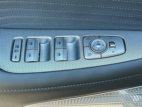 Used 2023 Hyundai Palisade Calligraphy image 18