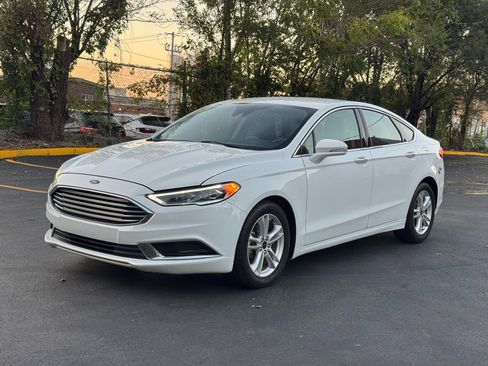 Used 2018 Ford Fusion SE w/ Equipment Group 602A image 4
