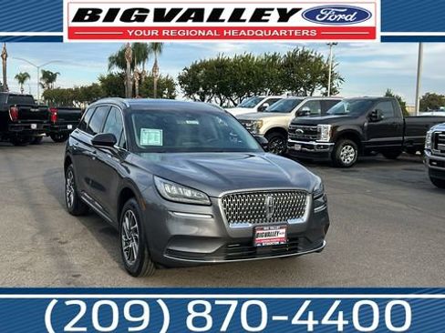 Used 2022 Lincoln Corsair Standard w/ Equipment Group 101A image 1