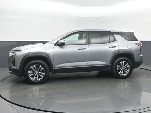Used 2026 Chevrolet Equinox LT AWD/4WD image 2