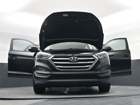Used 2016 Hyundai Tucson SE w/ Option Group 02 image 22
