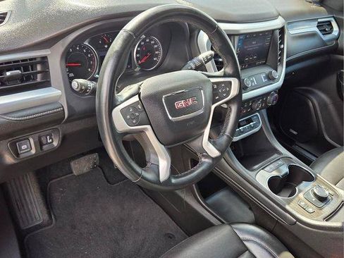 Used 2023 GMC Acadia SLT FWD image 11