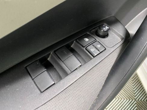 Used 2024 Toyota Corolla LE w/ LE Convenience Package FWD image 17