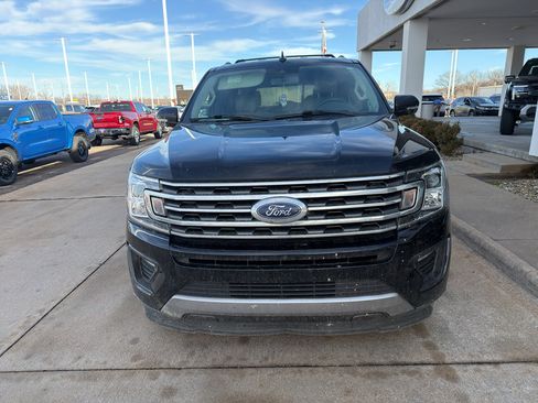 Used 2018 Ford Expedition XLT w/ Equipment Group 202A image 2