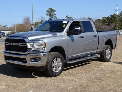 Used 2024 RAM 2500 Big Horn w/ Bed Utility Group image 3