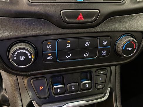 Used 2019 GMC Terrain SLE FWD image 26