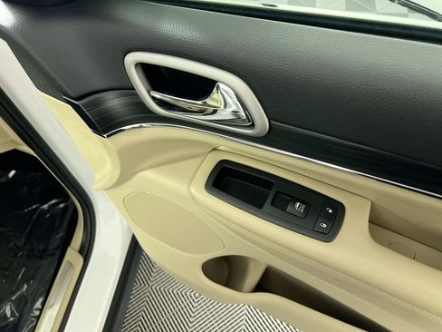 Used 2020 Jeep Grand Cherokee Limited image 32