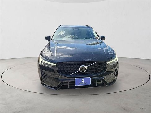 Certified 2025 Volvo XC60 B5 Plus AWD/4WD image 8