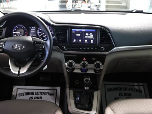 Used 2019 Hyundai Elantra SEL FWD image 30