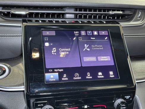 Used 2023 Jeep Grand Cherokee Laredo image 38