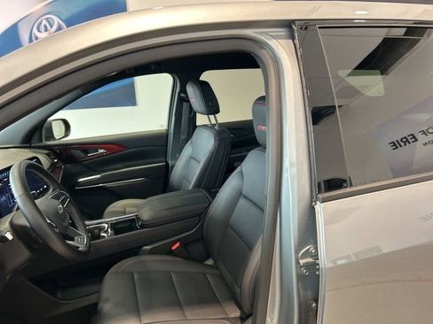 Used 2025 Chevrolet Traverse Z71 w/ Driver Confidence Package AWD/4WD image 14