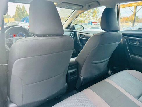 Used 2018 Toyota Corolla LE image 35