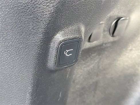 Used 2021 Jeep Cherokee Trailhawk w/ Comfort & Convenience Group image 9