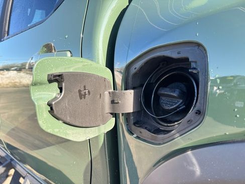 Used 2025 Nissan Frontier PRO-4X w/ Tow Package image 17