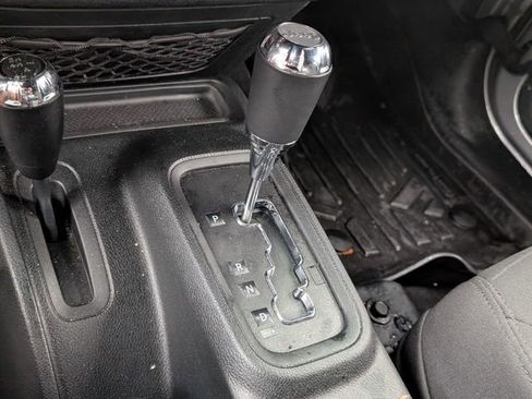 Used 2018 Jeep Wrangler Unlimited Sport S image 26