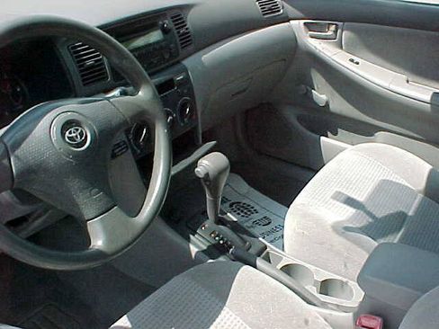 Used 2005 Toyota Corolla LE FWD image 18