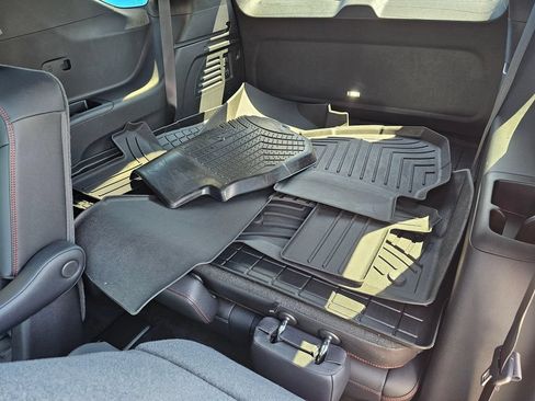 Used 2025 Chevrolet Traverse RS w/ LPO, Floor Liner Package AWD/4WD image 18