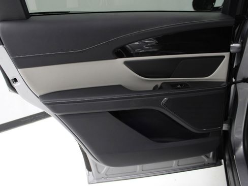 Used 2024 Lincoln Nautilus Reserve image 37