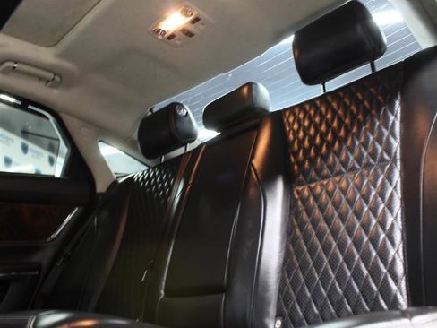 Used 2016 Jaguar XJ L Portfolio image 18