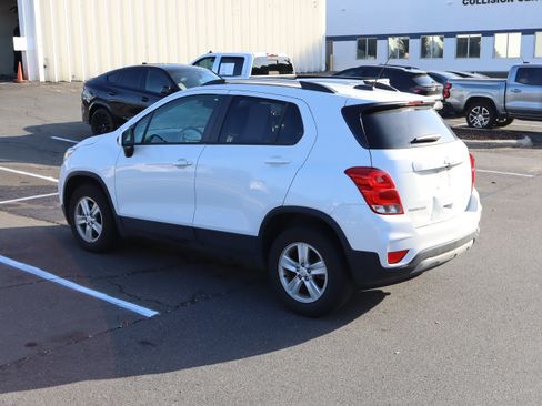 Used 2022 Chevrolet Trax LT w/ LT Convenience Package AWD/4WD image 20