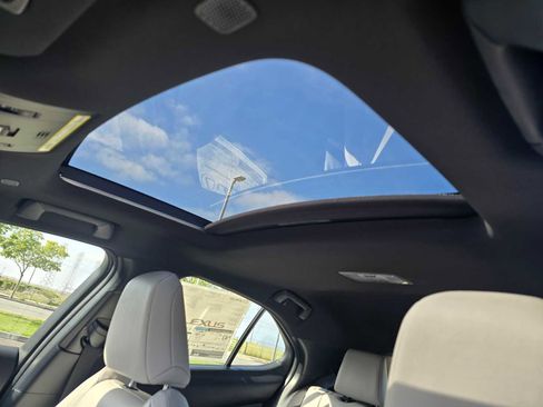 New 2026 Lexus UX 300h FWD image 23