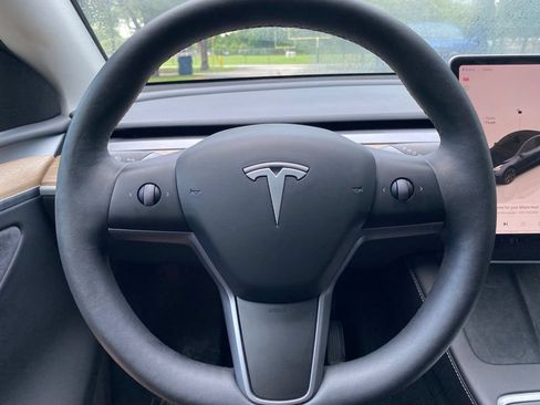 Used 2024 Tesla Model Y Long Range RWD image 20