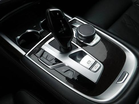 Used 2022 BMW 740i xDrive w/ M Sport Package AWD/4WD image 21