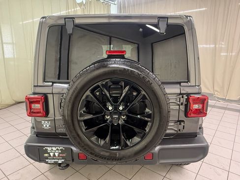 Used 2025 Jeep Wrangler Sahara image 6