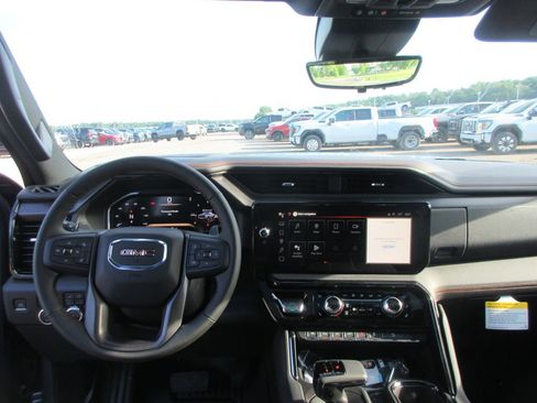 New 2026 GMC Sierra 1500 AT4 w/ AT4 Premium Package AWD/4WD image 17