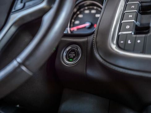 Used 2021 Chevrolet Suburban LT image 27