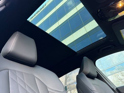 Used 2025 BMW X3 xDrive30i w/ Premium Package image 21